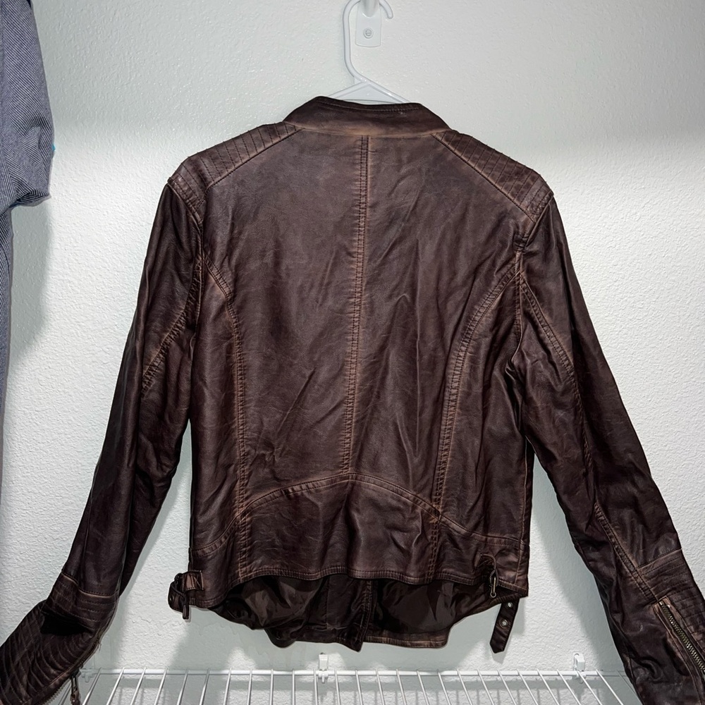 Leather jacket - Picture 2 of 2